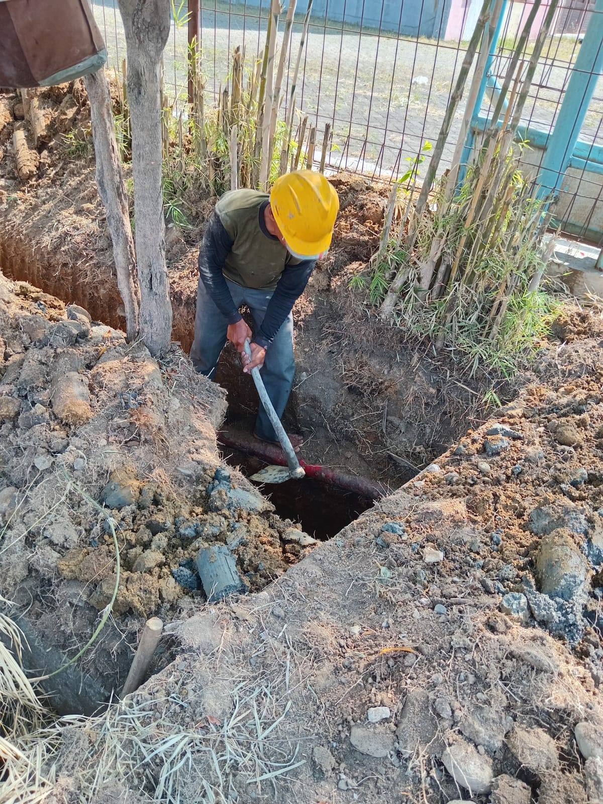 Proses Penggalian Jaringan Pipa Air Bersih